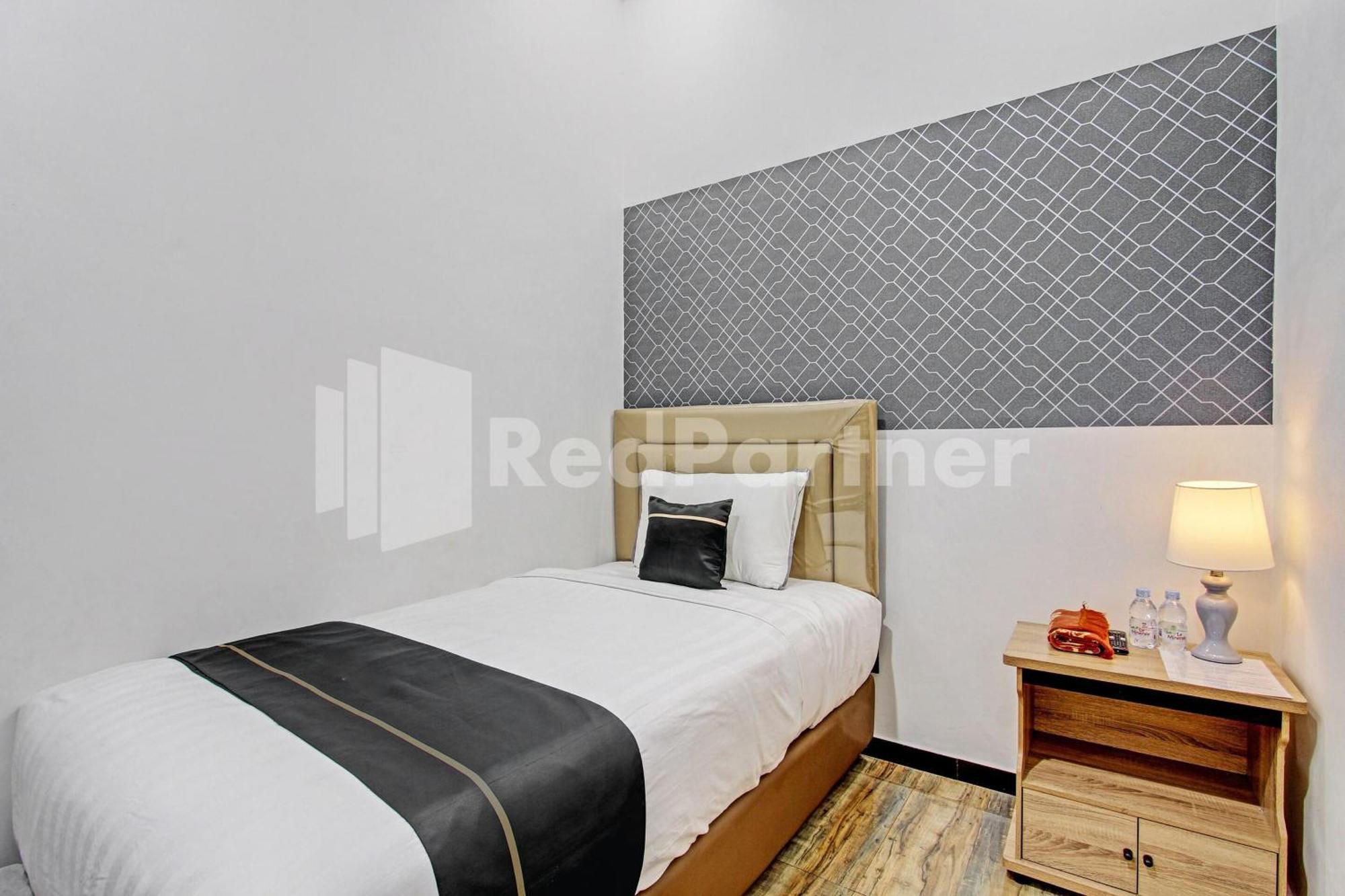 House N Coffee 55 Temanggung Redpartner Hotel Exterior photo